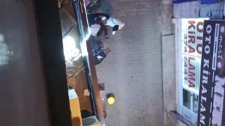 Motosiklet devrilince düştüler, patlayan tabancası kuzenini canından etti