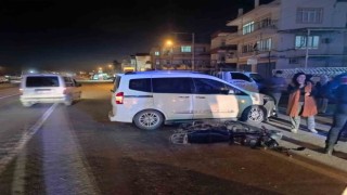 Motosikletle hafif ticari araç çarpıştı: 1 yaralı