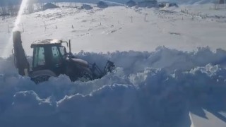 Muradiyede kapanan yollar ulaşıma açıldı