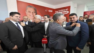 Muratpaşada 150 İYİ Parti üyesi törenle CHPye katıldı