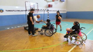 ‘Mutlu Cuma Projesiyle sporda engeller kaldırılıyor