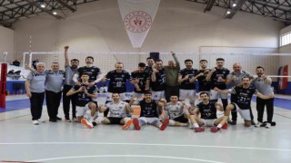 Nazilli Belediyespor Voleybol Takımı ilk galibiyetini aldı