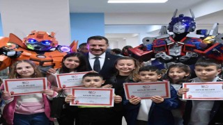 NE10un genç beyinleri mezun oldu
