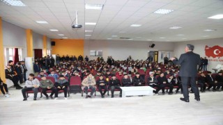 Öğrenciler terörle mücadele konusunda bilgilendirildi