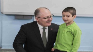 Öğrencinin seçim vaadini Sivas Belediye Başkanı gerçekleştirdi