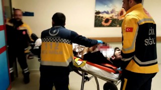 Önce kavga edip ifade verdiler, sonra tekrar kavgaya tutuştular: 2 yaralı
