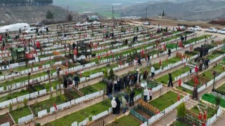 Onlar için zaman 04.17de durdu