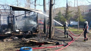 Orduda kamp alanında yangın: 10 yapı küle döndü, 3 çadır hasar gördü
