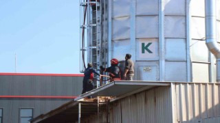 Orman ürünlerinin üretildiği fabrikanın silo bölümünde yangın