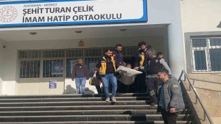 Ortaokul öğrencisi okulda bıçaklandı