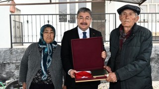 Osmaniye Valisi Dr. Yılmaz Şehit Ailesini Ziyaret Etti