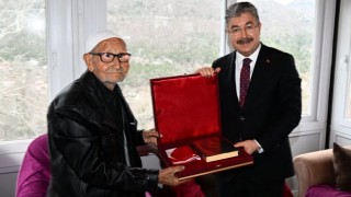 Osmaniye Valisi Yılmaz, Kore Gazisi Mehmet Topçu'yu Ziyaret Etti