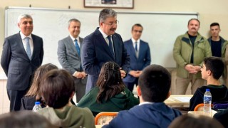 Osmaniye Valisi Yılmaz Şehit Yasemin Tekin Ortaokulu'nu Ziyaret Etti