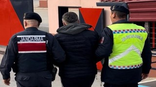 Osmaniye'de Jandarma Dedektifleri İki Aranan Şahsı Yakaladı