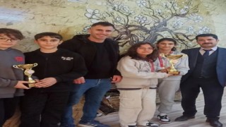 Osmaniye’yi teniste Toprakkaleli kızlar temsil edecek