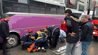 Otobüs durağında feci kaza: Kadın, geri manevra yapan otobüsün altında kaldı