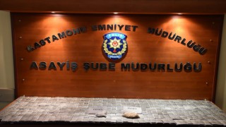 Otobüsten inen yolcunun bavulunda binlerce uyuşturucu yakalandı