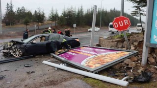 Otomobil istinat duvarına çarptı: 2si ağır 4 yaralı