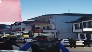 Özel gereksinimli kadın balkondan düştü: Korku dolu anlar kamerada