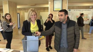 (Özel) Kitaplar sayesinde 1 günlüğüne sigarayı bıraktılar