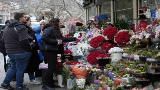 (Özel) Sevgililer Gününde çiçek almak isteyen aşıklar 1000 lirayı gözden çıkaracak