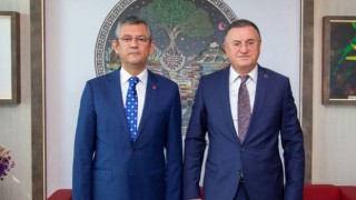 Özgür Özel ve Lütfü Savaş Bir Araya Geldi