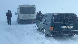 Palandöken geçidinde mahsur kaldılar