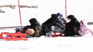 Palandökende yediden yetmişe kayak coşkusu