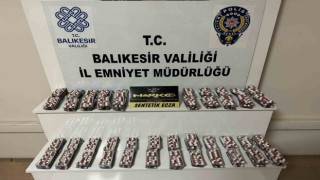 Polisin durdurduğu araç uyuşturucu deposu çıktı