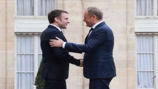 Polonya Başbakanı Tusk ile Fransa Cumhurbaşkanı Macron Paris'te bir araya geldi