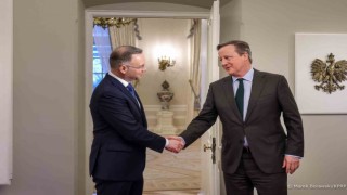 Polonya Cumhurbaşkanı Duda, İngiltere Dışişleri Bakanı Cameronla görüştü