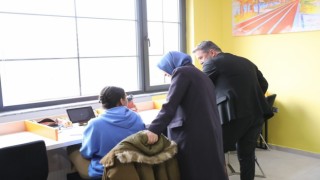 Pursaklar Belediye Başkanı Çetinden Alev Alatlı Millet Kıraathanesine ziyaret
