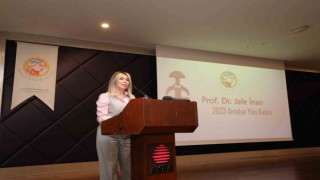 Rektör Prof. Dr. Özlenen Özkan Yılın Kadını seçildi