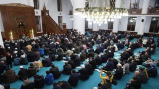 Sadien, Kuran-ı Kerim tilavetiyle Caniklileri mest etti