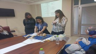 Sağlık personeline yenidoğan eğitimi