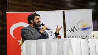 Şair ve yazar Serdar Tuncer Vanda söyleşi düzenledi