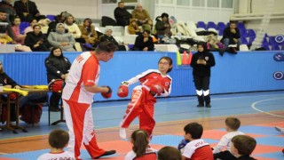 Şampiyon sporcu, antrenmanlarına her yerde her an devam ediyor