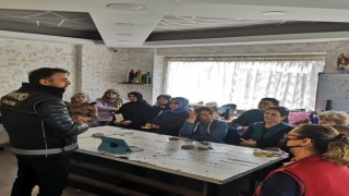 Samsun polisi uyuşturucuya karşı bilgilendiriyor