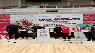 Samsunlu öğrencinin bileği bükülmedi