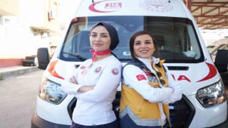 Samsunun 2 kadın ambulans şoförü hayat kurtarmak için zamanla yarışıyor