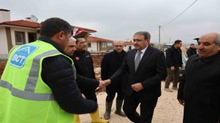 Şanlıurfada yapımı tamamlanan köy evleri kura ile sahiplerine teslim edilecek