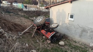Şarampole devrilen traktörün sürücüsü hayatını kaybetti