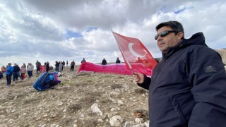 Şehitlere saygı uçuşu