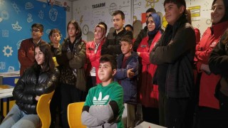 Selçuk Bayraktardan yıl dönümünde deprem bölgesine ziyaret