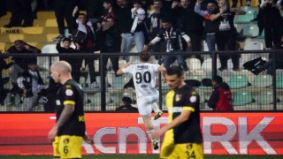 Semih Kılıçsoy gollerine devam ediyor