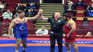 Serbest stilde milli güreşçiler finalde