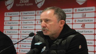Sergen Yalçın: Savunma arkasına atılan toplarla goller yedik
