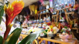 Sevgililer Gününde seven sevdiğine çiçek yolluyor