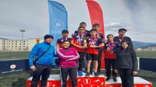 Seydikemerdeki okullar atletizm yarışmasında başarılı oldu