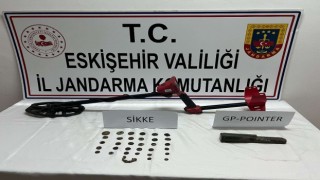 Seyitgazi ilçesinde tarihi eserleri satamaya çalışan şüpheli yakalandı